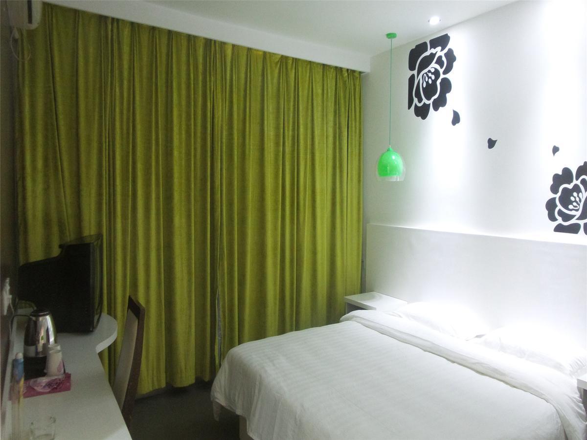 V8 Hotel Xilang Subway Branch Γκουανγκζού Εξωτερικό φωτογραφία